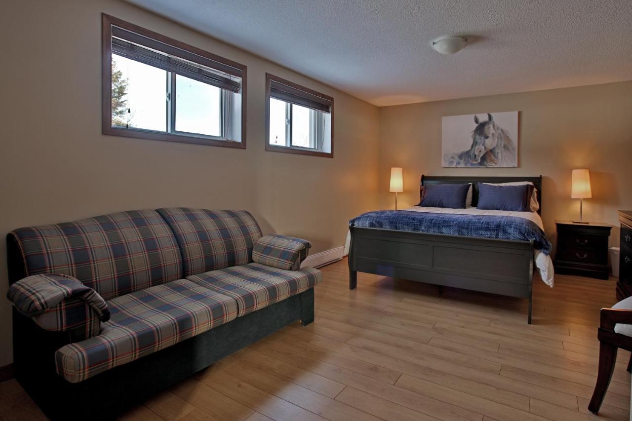Saint-Hermenegilde Ranch St-Hubert B&B 외부 사진