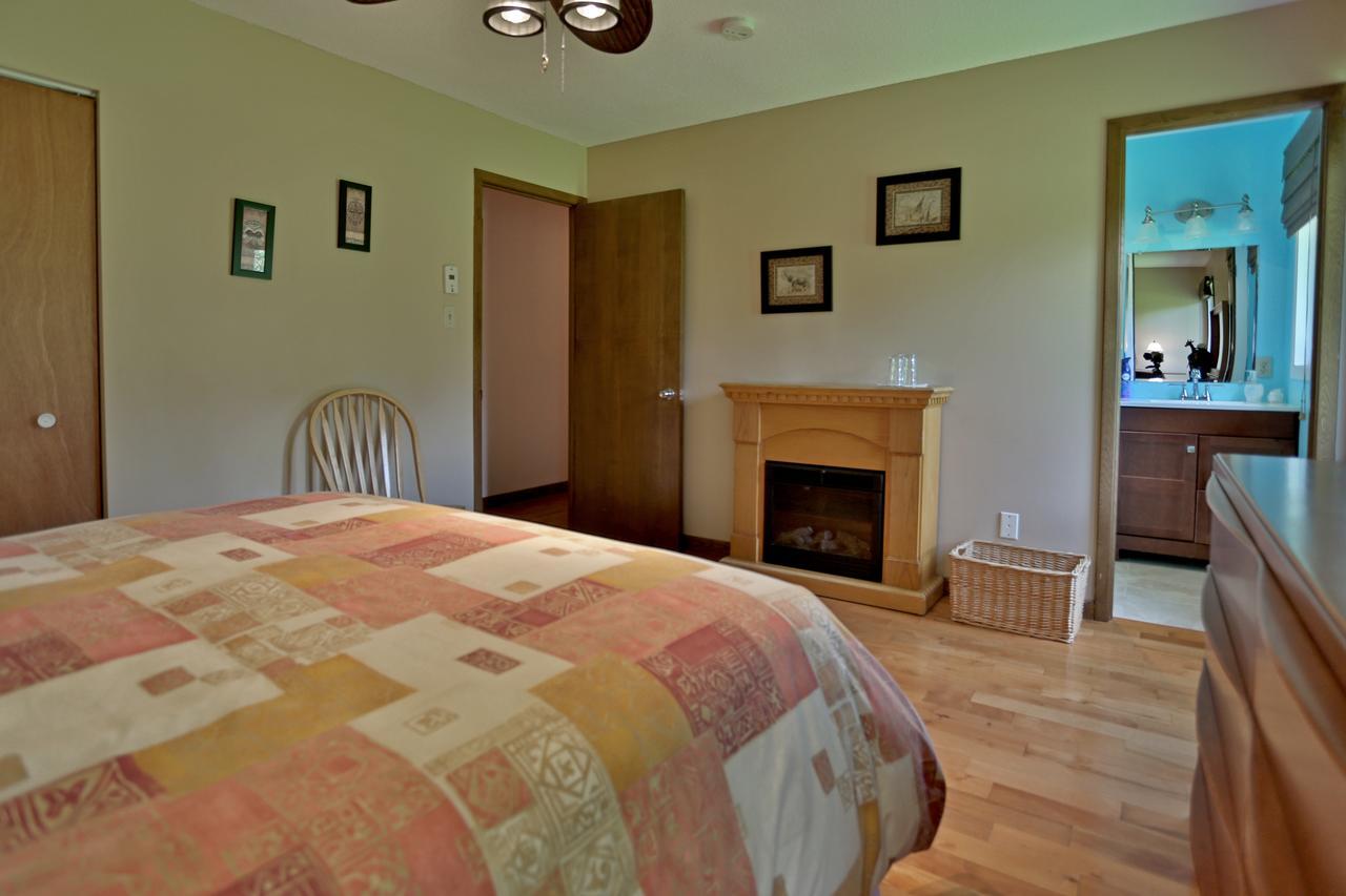 Saint-Hermenegilde Ranch St-Hubert B&B 외부 사진