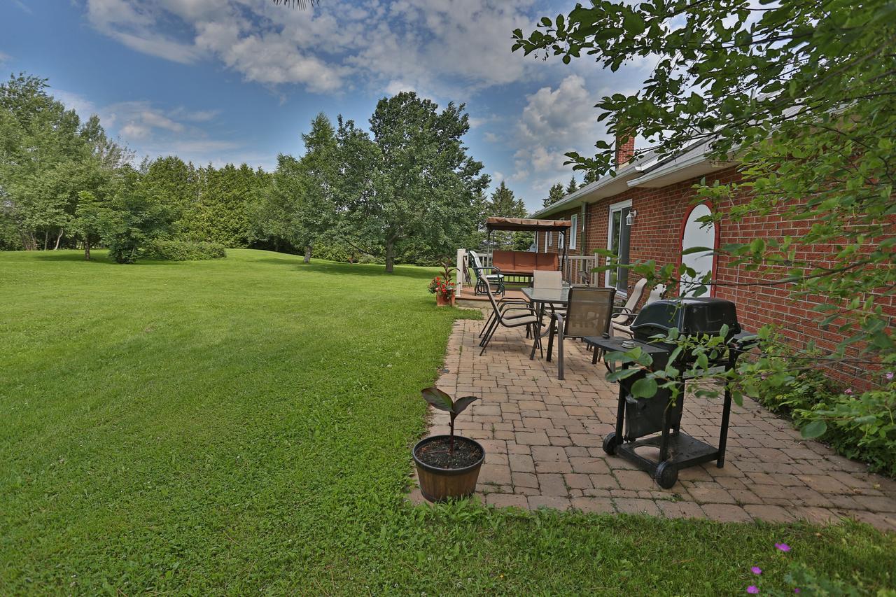 Saint-Hermenegilde Ranch St-Hubert B&B 외부 사진